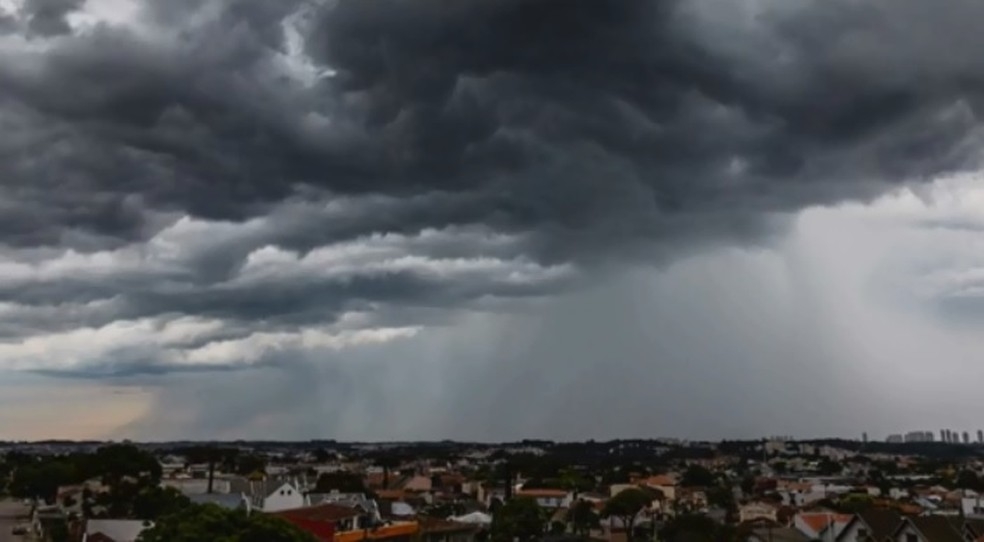 Juara e outras 67 cidades de Mato Grosso t�m alerta de granizo e vendaval