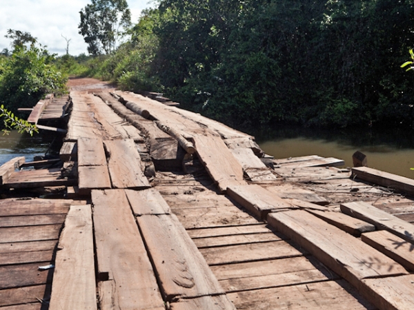 Acrimat em A��o flagra abandono das estradas em Mato Grosso
