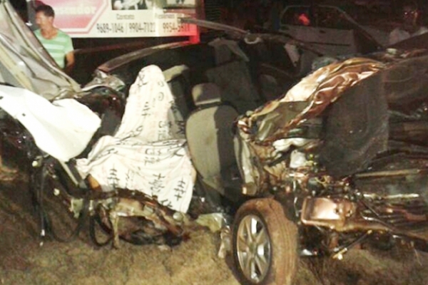 Colis�o entre carreta e autom�vel mata quatro na BR-163