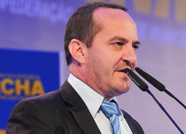 Presidente da AMM representa a regi�o Centro-Oeste na Marcha a Bras�lia