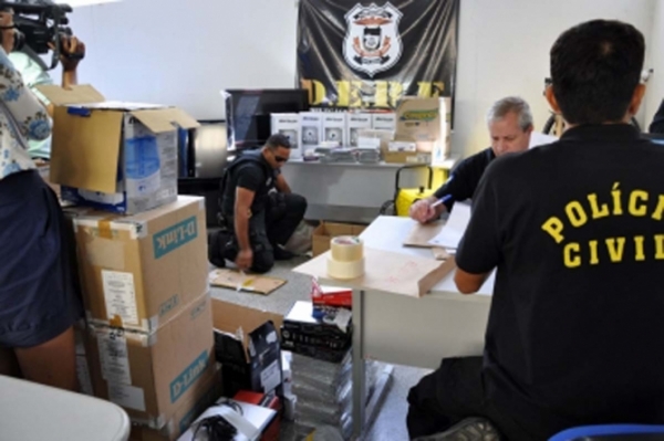 Pol�cia Civil prende dupla que fazia 