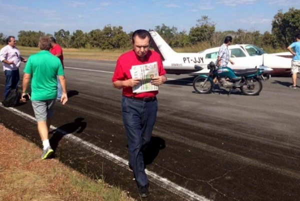 Avi�o com o deputado federal Carlos Bezerra e o ex-secret�rio de Estado Francisco Faiad, faz pouso de emerg�ncia
