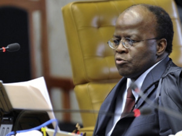 Barbosa participa nesta ter�a da �ltima sess�o como ministro do STF