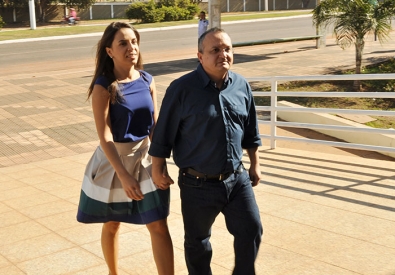 Taques e vice registram candidatura; pedetista at� sugere 