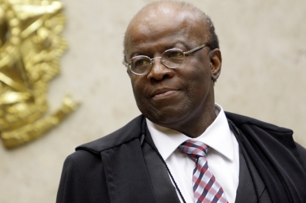 Aposentadoria de Joaquim Barbosa � publicada no 'Di�rio Oficial da Uni�o'