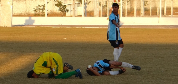 Jogador do Remo fica em posi��o de coma no jogo da final do campeonato.