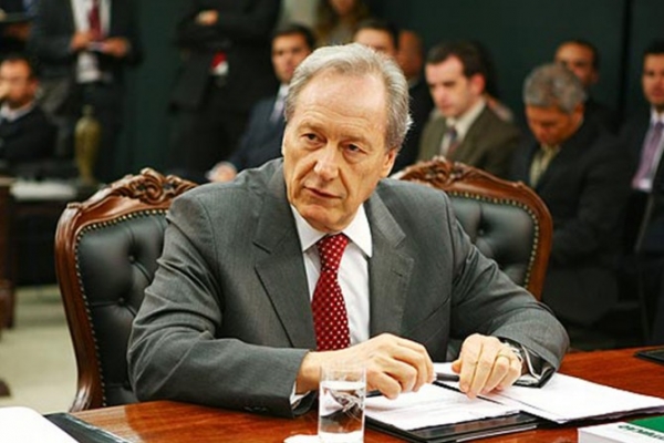 Com a sa�da de Barbosa, Lewandowski � eleito presidente do STF