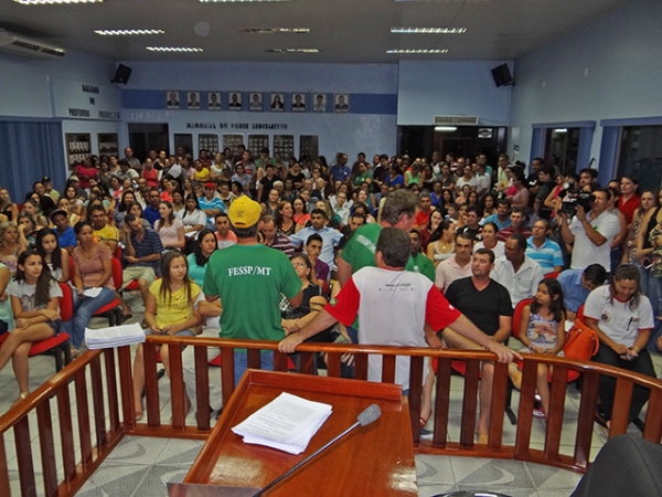 Reuni�o da Reforma Administrativa virou com�cio do Mauricio.