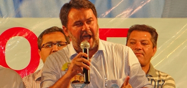 Mais uma vez Oscar Bezerra culpa a imprensa de Juara pela falta de a��o da esposa Luciane.