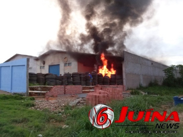 Maior inc�ndio da hist�ria de Ju�na destr�i F�brica e dep�sito da empresa estofados Estrela 