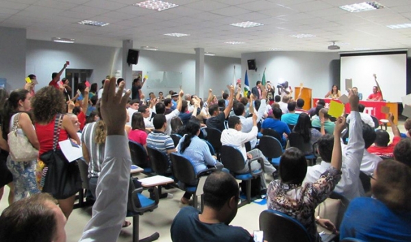 Banc�rios do Banco do Brasil e bancos privados aprovam proposta. Greve continua na Caixa em Mato Grosso