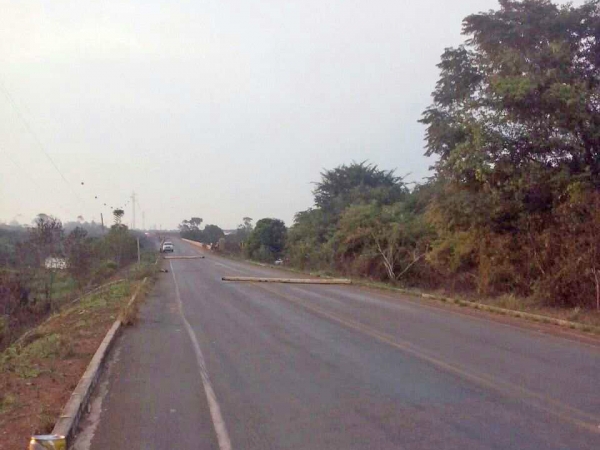 �ndios decidem bloquear novamente a MT 170 �s 12h de quinta-feira, por tempo indeterminado e sem cobran�a de ped�gio.