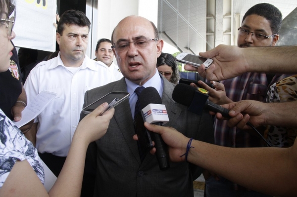 Deputados v�o � Bol�via buscar pista de pilotos sequestrados