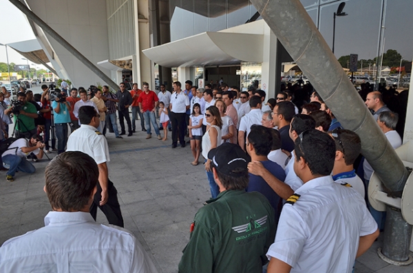 Deputados v�o � Bol�via buscar informa��es sobre pilotos