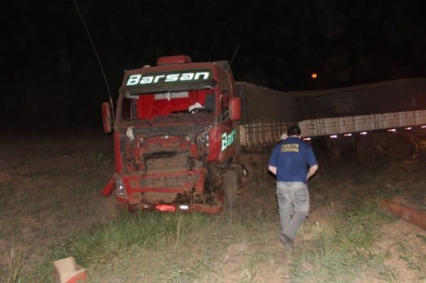 Produtor rural morre em colis�o frontal com carreta na BR-070