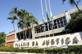 Supermercado � condenado por dano material e moral