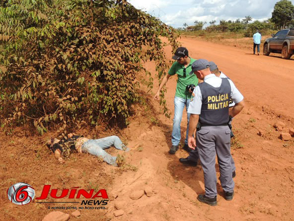 Homem � encontrado morto com mais de 20 facadas em Ju�na