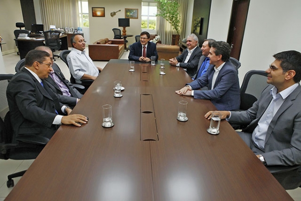 Pedro Taques visita TCE e prop�e parceria para aprimorar gest�o do Estado