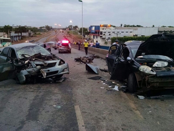 Delegado mant�m preso motorista que provocou grave acidente em viaduto