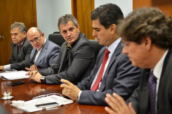 Membros da CPI se re�nem nesta ter�a-feira