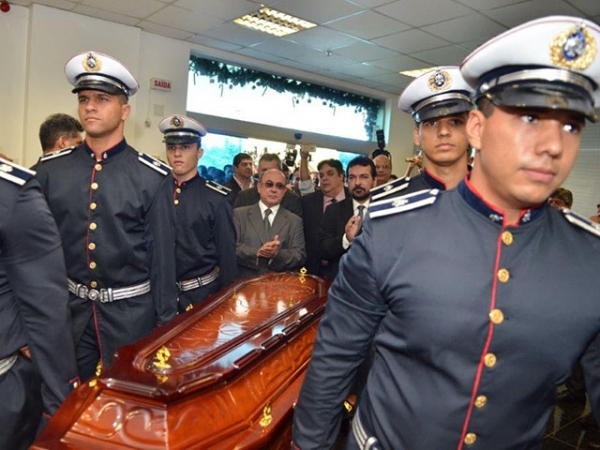Durante vel�rio de Walter Rabello, Riva lamenta perda para Mato Grosso