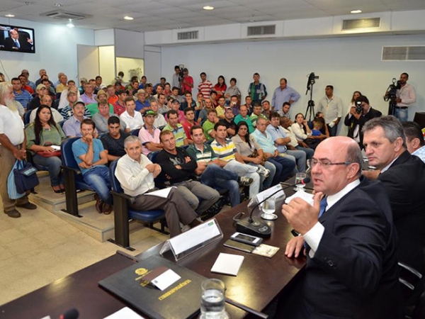 Riva critica Governo Federal e Incra durante audi�ncia p�blica