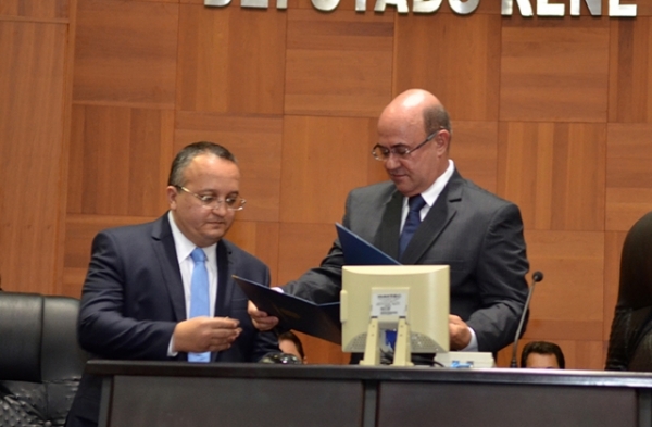 Riva afirma que PSD n�o far� oposi��o destrutiva ao governo Taques