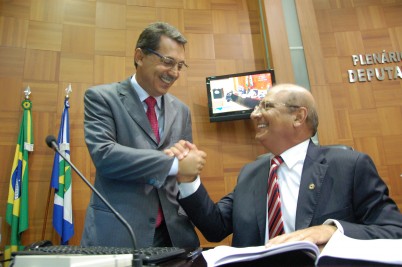 Deputados discutem suspens�o judicial da Lei do Fethab