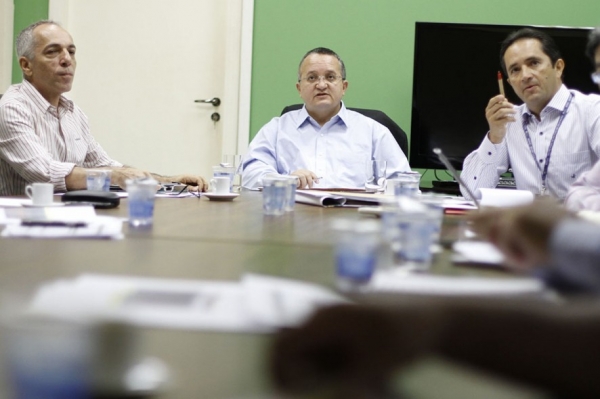 Taques far� demiss�es na Seduc e combater� o analfabetismo