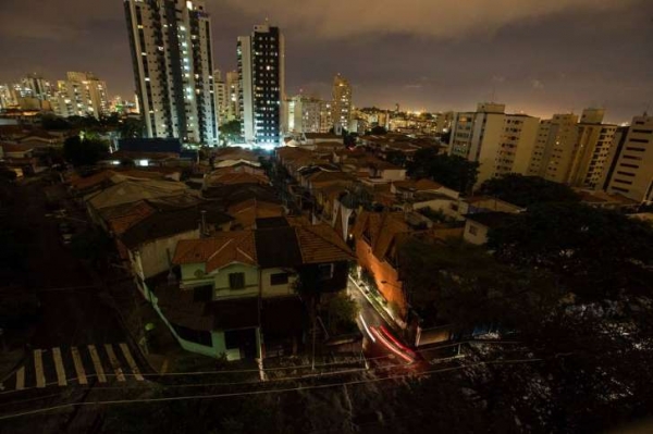 ONS determina redu��o de oferta de energia e falta luz em 8 Estados e no DF