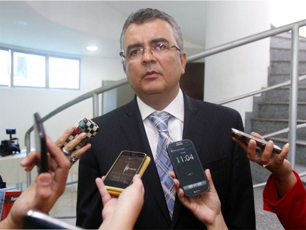Secret�rio nega interven��o de Taques nas articula��es da Mesa
