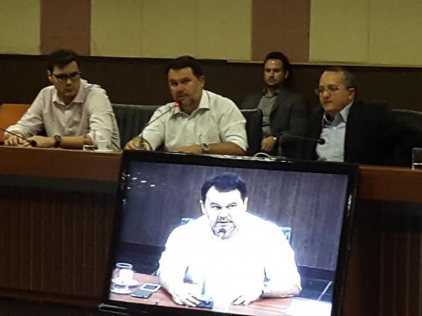 Deputado Oscar e setor florestal se re�nem com governador para revogar Portaria 443