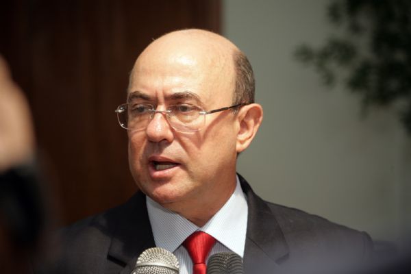 TJ diz que n�o h� elementos para condena��o e arquiva a��o contra Riva