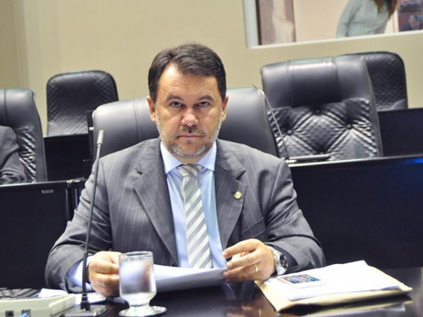 Deputado Oscar Bezerra apresenta requerimentos e indica��es em sess�o da AL