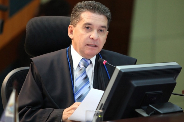 Ministro do STJ arquiva inqu�rito contra conselheiro do TCE