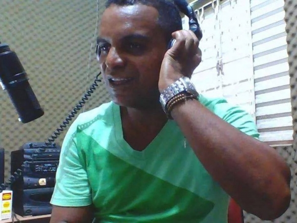 Locutor de r�dio de Ros�rio Oeste sofre acidente de moto e morre no dia do anivers�rio