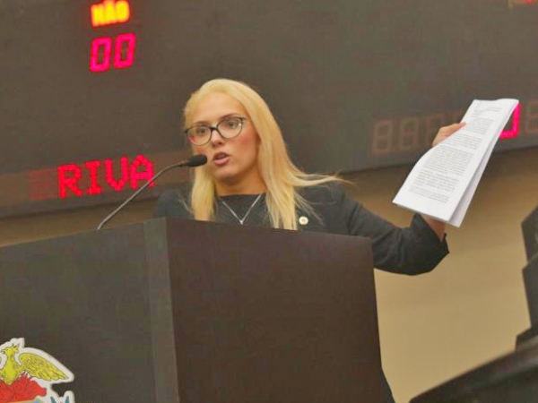 Para n�o gerar desgastes e por solicita��o do l�der do PSD deputada abre m�o de compor CPI do VLT