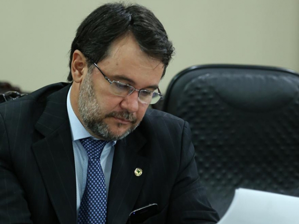 Deputado Oscar atua como membro titular da Comiss�o Permanente de Agropecu�ria, Desenvolvimento Florestal, Agr�rio e Regulariza��o Fundi�ria