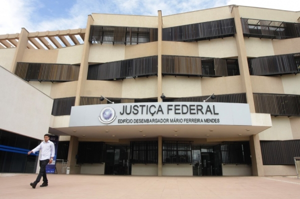 Justi�a devolve carro e celulares a acusado de lavar dinheiro