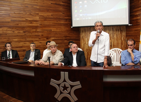 Governo anuncia repasse do Fethab aos munic�pios e investimentos na Sa�de e Transporte