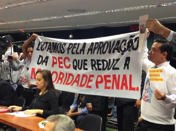 CCJ da C�mara aprova proposta que reduz maioridade penal