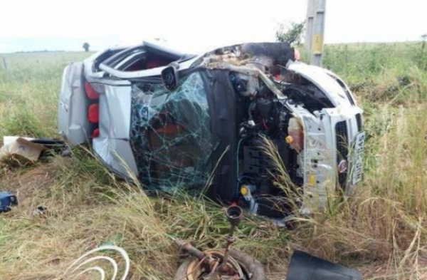 Homem fica ferido ap�s sofrer grave acidente entre dois carros na MT-480