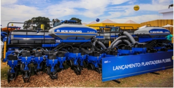 Primeira plantadeira da New Holland � produzida no Brasil