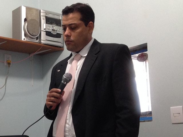 Juiz usa r�dio para falar sobre abuso sexual em Aripuan�