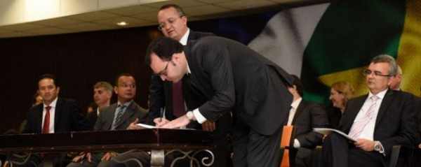 Pedro Taques determina que secretariado assine novo acordo de resultados com tr�s mil a��es