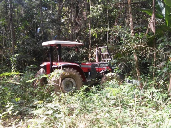 Trator furtado em Acorizal � recuperado em Juruena pela Pol�cia Civil