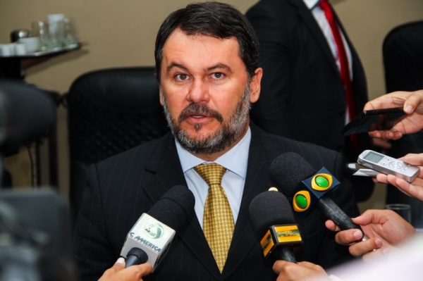 Por recomenda��o de Oscar, AL contrata empresa fantasma para auditoria de corrup��o, diz UOL