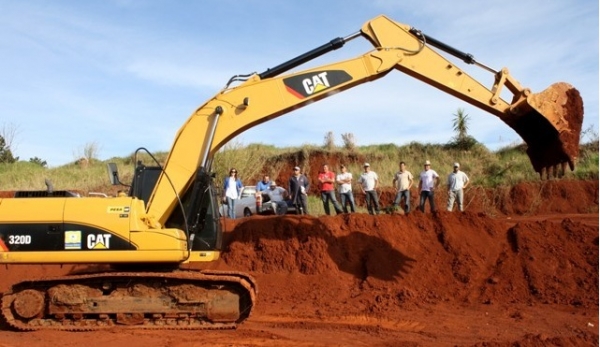 C�mara aprova amplia��o de jornada de trabalho de operadores de m�quinas