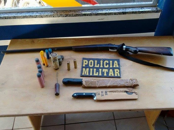Senhor de 87 anos foi detido por amea�ar familiares com espingarda calibre 20