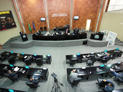 Pedidos de vista impedem vota��o da pe�a or�ament�ria estadual que fica para agosto